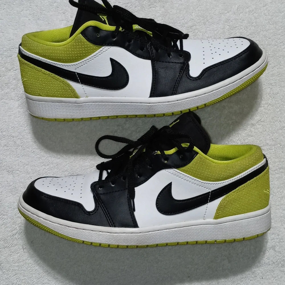 Jordan Air 1 Low “Black Cyber”, Sneaker Size 8.5 Men's